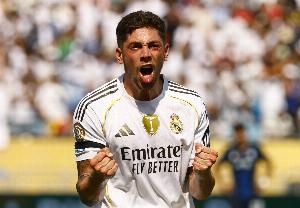 🧱队长一块砖哪里需要哪里搬！阿隆索手下巴尔韦德首次踢边后卫