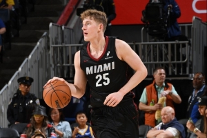 昨日夏联5中0！20号秀亚库乔尼斯：只是没找到节奏 上场就尽全力