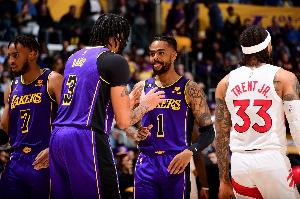 拉塞尔签独行侠后和浓眉视频：我不会让你失望的 克里斯蒂：有趣