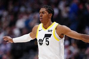 攻守兼备！科迪-威廉姆斯17中8砍并列全场最高22分外加8板4助3断