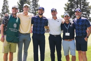 🏌🏾库里晒参加塔霍湖高尔夫名人赛动态：感谢整个周末的爱