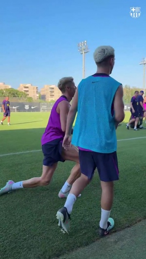 这技术😍😍亚马尔牛尾巴+穿裆过掉加维