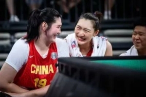 中国女篮：双塔奇兵