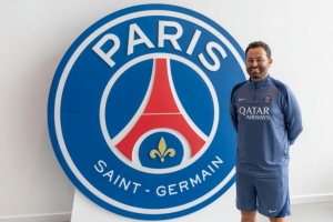 官方：前斯特拉斯堡B队主帅勒斯科尔内出任巴黎青训中心技术总监