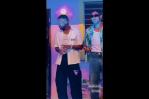 好兄弟，姆巴佩和阿什拉夫一起观看Bad Bunny演唱会