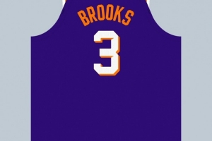 球衣记者：狄龙在太阳穿3号球衣 队史上一位穿此号码的是比尔