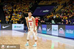 获得机会！徐杰出战8分42秒 三分2中1&罚球2中2得到5分2篮板