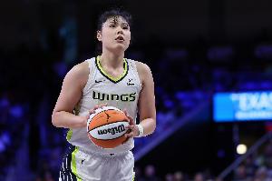 下首发！李月汝首次替补出战5中4得8分7板！佩奇20分 飞翼胜强敌