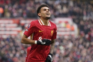 马特乌斯：迪亚斯比沃尔特马德大五岁，说明拜仁对前者很有信心