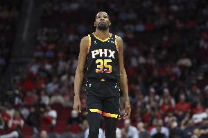 名记：杜兰特真的跟火箭很合拍 他不用承担更衣室领袖的职责