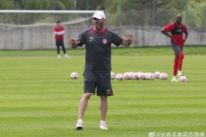 亚泰即将开启两连客之旅 苏帅备战模拟武汉高温环境