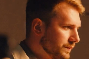 东契奇晒个人签名鞋宣传活动Vlog！詹姆斯评论：🔥🔥🔥🔥