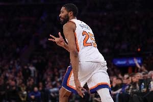 尼克斯记者：大桥更看重和球队取得持续成功 因此选择少拿600万