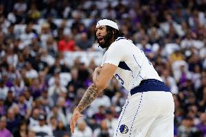 名记：我对独行侠的评价很高 若他们能保持健康则大有作为