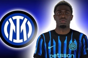 记者：国米与维罗纳19岁中场理查德达协议，转会费100万欧5年合同