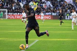 记者：尤文仍努力寻找签下穆阿尼的办法，但与巴黎要价仍存在差距