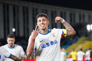 鲁媒：泰山外租小将表现抢眼，克雷桑接受治疗下轮能否出场待定