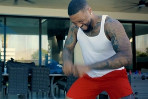 养伤不耽搁训练😮利拉德休赛期恢复性训练强度不减