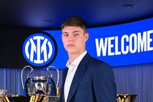 罗马诺：巴塞尔联系国米寻求租借后卫帕拉西奥斯，球员有多个选择