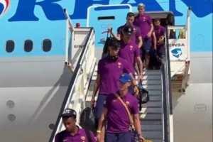 抵达！巴萨结束亚洲行回到巴塞罗那