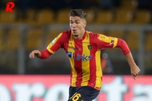 出身巴萨青训，23岁莱切中场冈萨雷斯因心脏问题被迫宣布退役