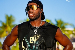 大汗淋漓！勇士官方晒希尔德苦练照：在巴哈马进行有目的的训练！