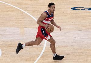 名记：布罗格登与勇士、尼克斯和森林狼三支球队联系在了一起