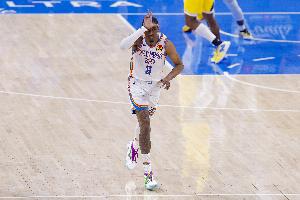 杰伦威：刚进联盟时贝兹利在训练中的表现让我感觉无法在球队立足