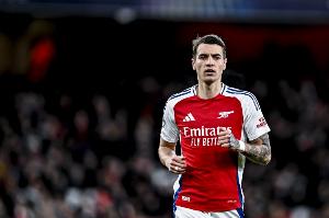 记者：基维奥尔已经抵达葡萄牙，目前正接受波尔图体检