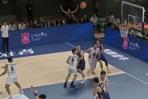 神射手！董健替补出场命中5记三分球 拿到国内球员最高分15分！