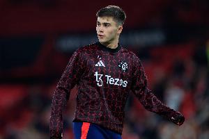 记者：曼联负担阿玛斯外租谢周三所有费用，包括薪水、住宿和奖金