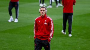 TA：去年欧冠作客利物浦给维尔茨留下深刻印象，范迪克也参与招募