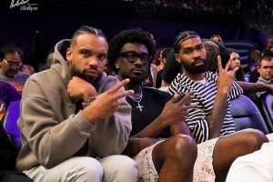 狄龙、马威等太阳球员观战水星季后赛！可惜主场惜败自由人！