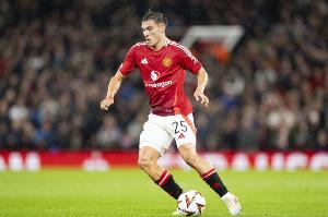 罗马诺：今夏有意甲球队想要租借乌加特，但曼联决定留人