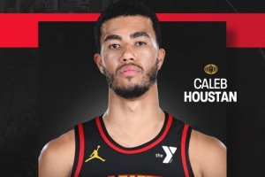 名记：休斯坦和基顿-华莱士被认为是老鹰剩余阵容名额的最大热门