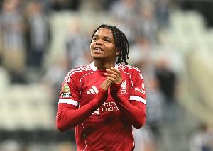 17岁19天，恩古莫哈成利物浦队史主流欧战出场最年轻球员