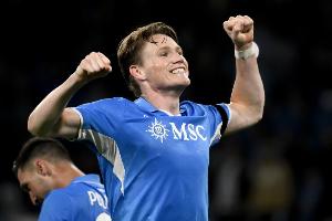 感谢曼联！孔蒂：想知道为啥小麦在英超不发挥，说能签他我都不信