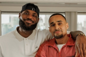 詹姆斯：我在中国还是没买国际漫游流量 但我连上了酒店的WiFi