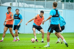 汗水挥洒在午后的训练场🏃‍