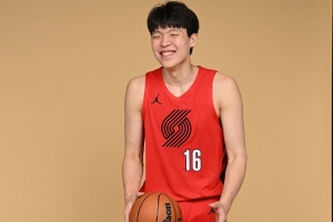 开拓者总裁：选中杨瀚森后 同事让我准备好迎接8亿双眼睛的关注