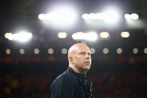 斯洛特谈阿利森：被这样换下肯定不是好事，他周日联赛不会上场了