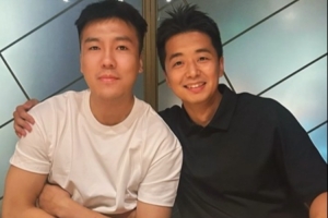 签下黄荣奇！同曦总经理：欢迎成都的王 相互鼓励、督促、进步