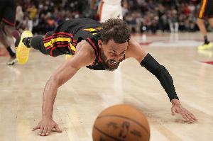 特雷-杨：生涯第8年我感觉像新秀容光焕发 希望能打20个以上赛季