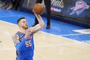 哈滕：雷霆对我和家人都很好 我们在回馈社会保持谦逊上高度契合