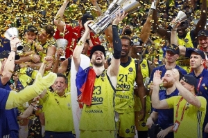 新赛季欧冠篮奖金分配！冠军队240万欧 亚军210万欧 前16都有奖金