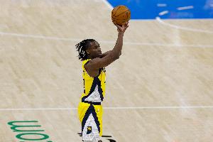 发挥稳健！内史密斯5中3&三分4中2拿到12分 另有1板1助1断