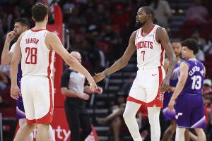 杜兰特：申京高位持球能拉开空间 对手没法预测他下一步要干什么