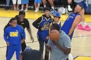 得逞后快笑尿了🤣巴特勒和库里怂恿小学生欺负希尔德