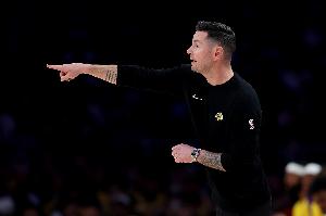 雷迪克：制定轮换策略会考虑谁防守&谁进攻&外线火力是否充足