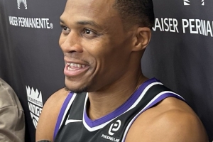 威少：球迷是我热爱这项运动并继续打球的原因之一 我很感激！